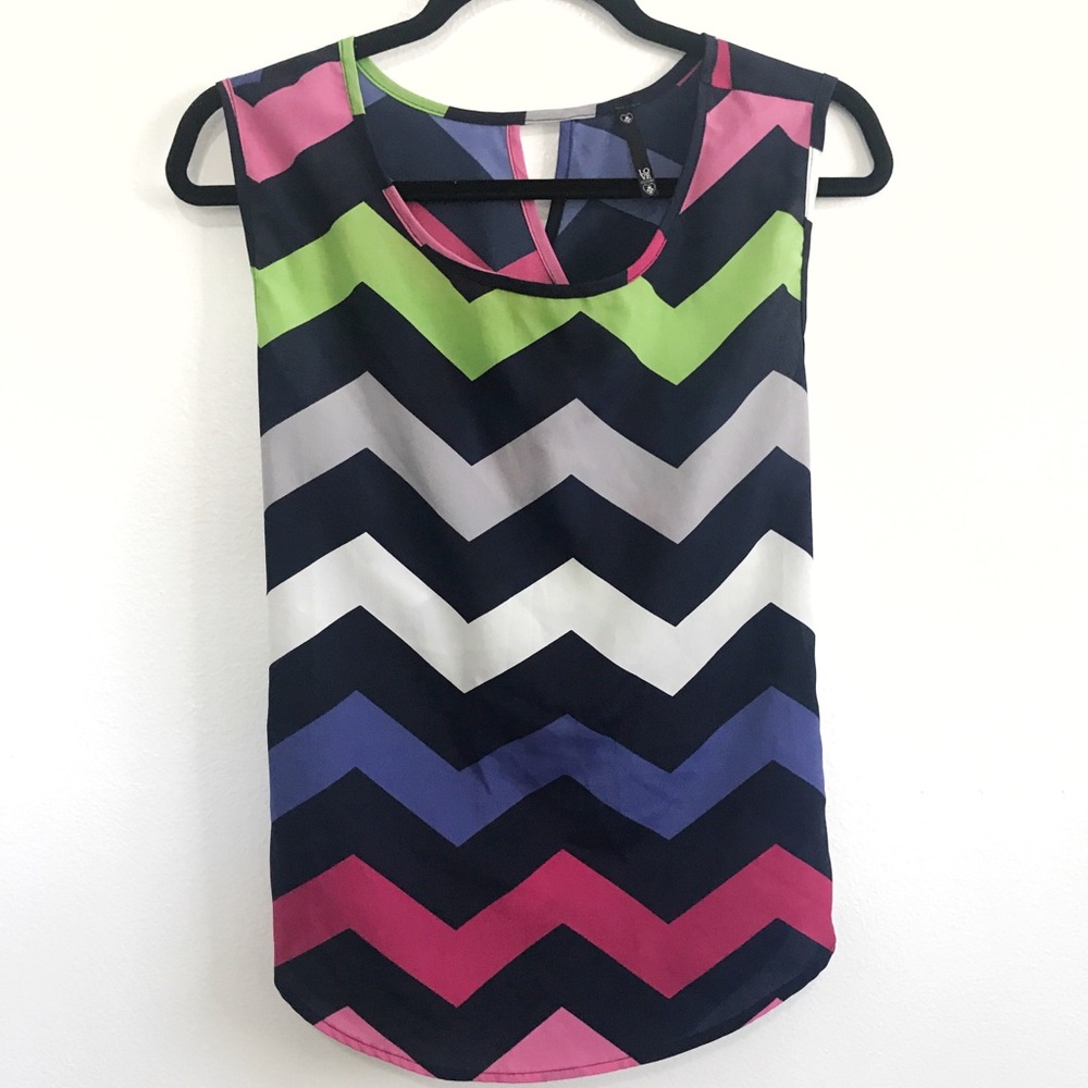 Chevron Striped Split Back Sleeveless Top